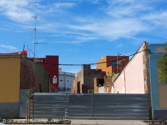 SOLAR CÉNTRICO, CON PROYECTO Y LICENCIA, EN LA LAGUNA - SANTA CRUZ DE TENERIFE