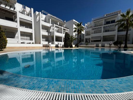  Apartamento de 2 dormitorios con PARKING Y TRASTERO en La Veleta,Torrevieja - ALICANTE 