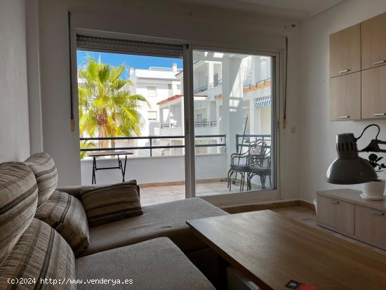 Apartamento de 2 dormitorios con PARKING Y TRASTERO en La Veleta,Torrevieja - ALICANTE