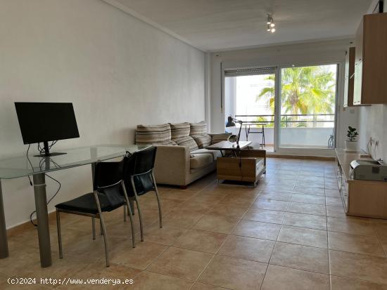 Apartamento de 2 dormitorios con PARKING Y TRASTERO en La Veleta,Torrevieja - ALICANTE