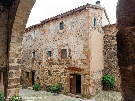 Casa de pueblo en venta  en Santa Pau - Girona