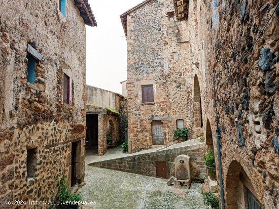 Casa de pueblo en venta  en Santa Pau - Girona