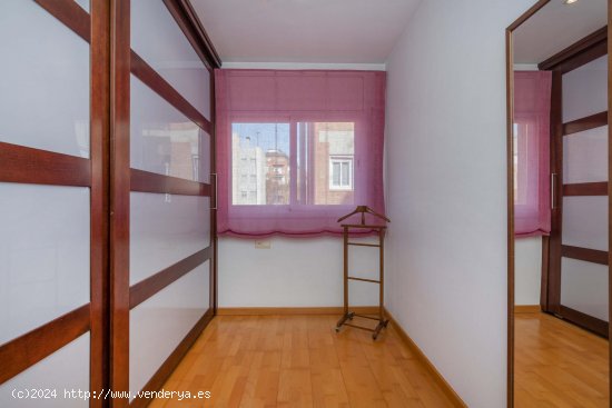 Unifamiliar aislada en venta  en Cornellà de Llobregat - Barcelona