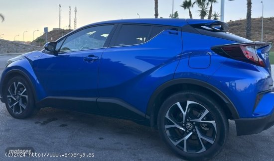 Toyota C-HR 125H Advance de 2021 con 67.000 Km por 21.500 EUR. en Malaga