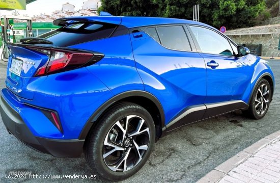 Toyota C-HR 125H Advance de 2021 con 67.000 Km por 21.500 EUR. en Malaga