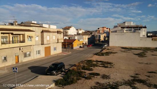 precioso bungalow a estrenar bien situado a 5 minutos del centro en buena zona de monforte - ALICANT