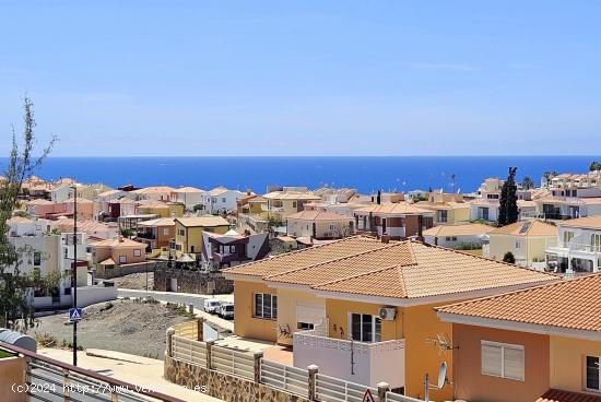 VILLA EXCLUSIVA CON VISTAS PRECIOSAS AL MAR, PISCINA PRIVADA Y GARAJE EN LOMA DOS, ARGUINEGUÍN - LA