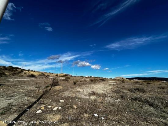 Parcela de 2500 m2 en el Polígono Industrial La Pólvora en Taraguilla- San Roque - CADIZ