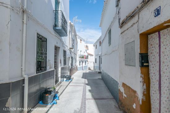 Casa en Albuñuelas - GRANADA