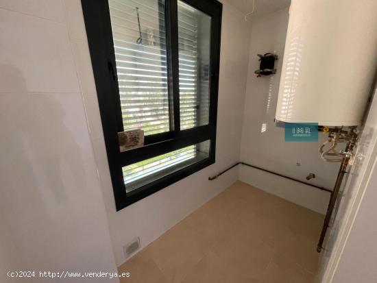 Venta de Piso en Urbanización Palmera Parque, Sevilla - Zona Bami-Palmera - SEVILLA