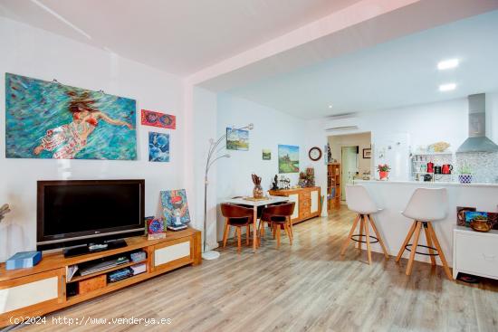 PISO EN VENTA EN SITGES - POBLE SEC - BARCELONA