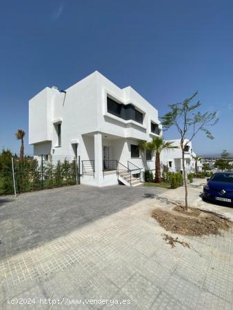 Pareado en Alhaurín de la torre con semisotano 88m2 - MALAGA