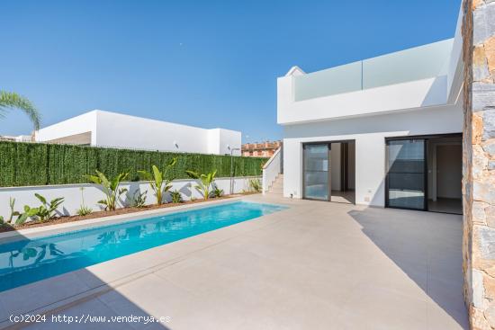 Villas de lujo de 3 dormitorios en venta en Los Alcazares - MURCIA