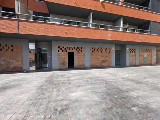 Se vende local en planta baja de edificio de viviendas en Olula del Río - ALMERIA