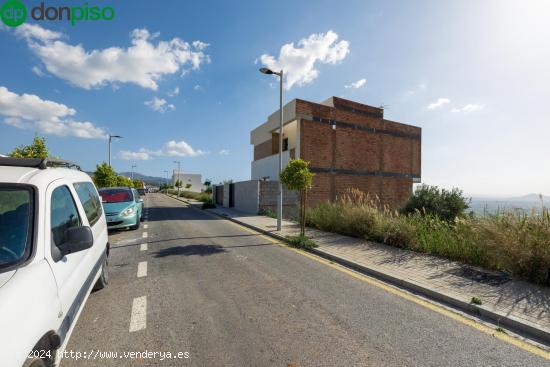 Parcela en suelo urbano en zona ferial de Huetor Vega. - GRANADA