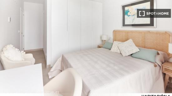 Se alquila habitación en piso compartido en Sevilla - SEVILLA