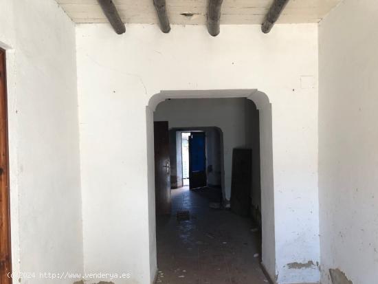 CASABANCO VENDE CASA A REFORMAR EN BIENVENIDA - BADAJOZ