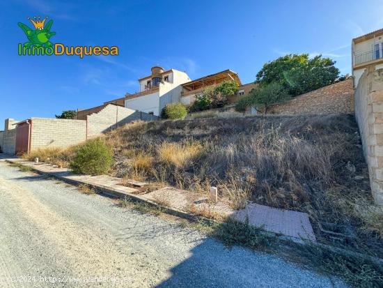  Estupendo solar en Chimeneas de 243 m² - GRANADA 