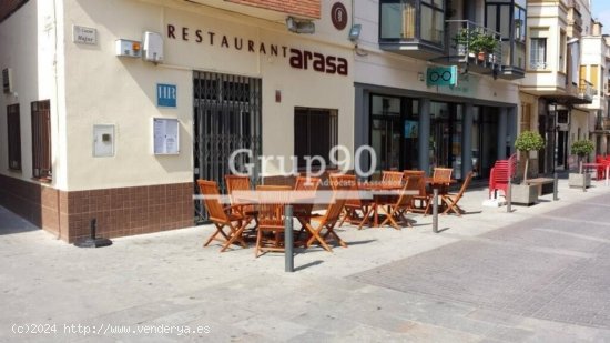 Hostal-Restaurante en la plaza del pueblo