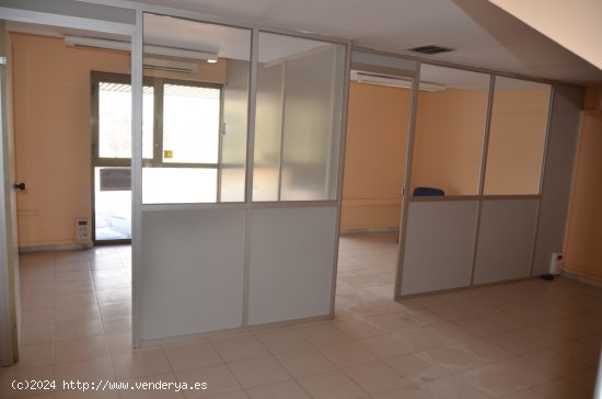  Local comercial en Venta en Cornellá De Llobregat Barcelona ALMEDA 