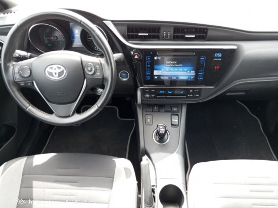 Toyota Auris 1.8 140H Active Touring Sports - Las Palmas de Gran Canaria