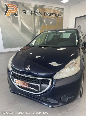 Peugeot 208 1.4 70CV de 2014 con 109.380 Km por 8.900 EUR. en Sevilla