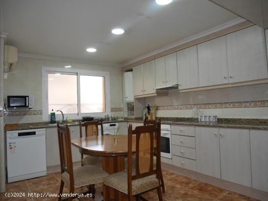 ALQUILER DE HABITACIONES EN VIVIENDA COMPARTIDA EN ELDA . - ALICANTE