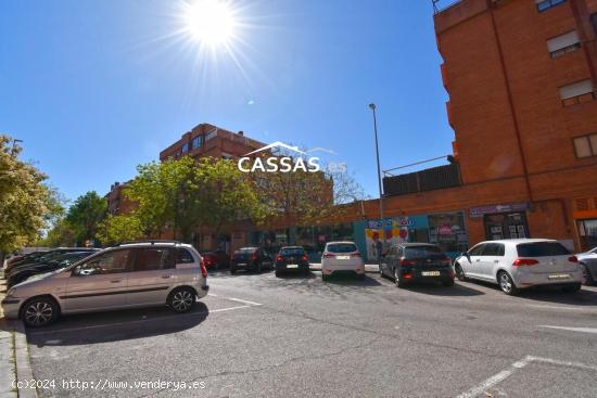 LOCAL COMERCIAL EN JUNCAL de 232 m2 (3 locales) - MADRID