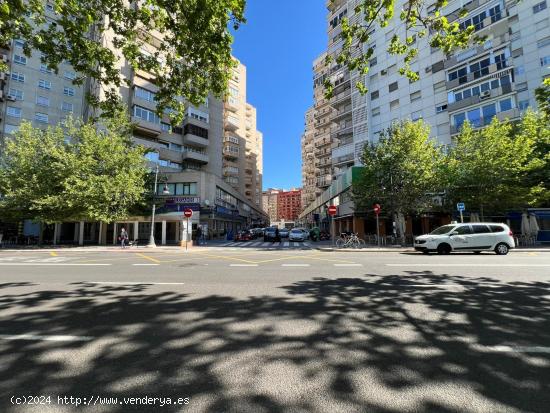 SE VENDE LOCAL DE 2 PLANTAS EN LA ZONA DE CIUTAT UNIVERSITATS EN VALENCIA - VALENCIA