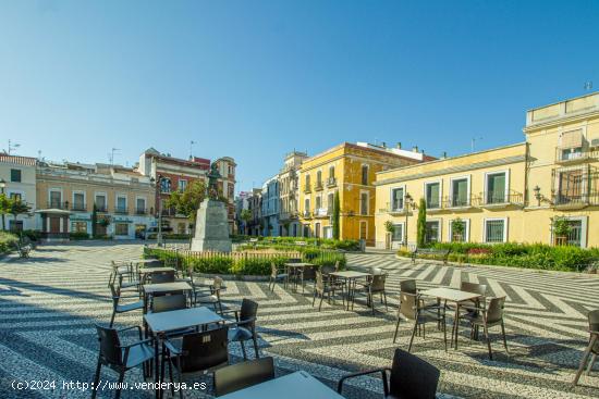 CASA INDEPENDIENTE EN CASCO ANTIGUO, BADAJOZ - BADAJOZ