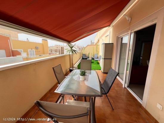 ATICO CON TERRAZA DE 30M2! LICENCIA TURISTICA! 2 DORMITORIOS. PLAYA A 500 METROS! - ALICANTE