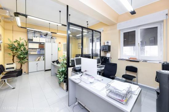 En venta dos oficinas en Calle Angel Ganivet - GRANADA