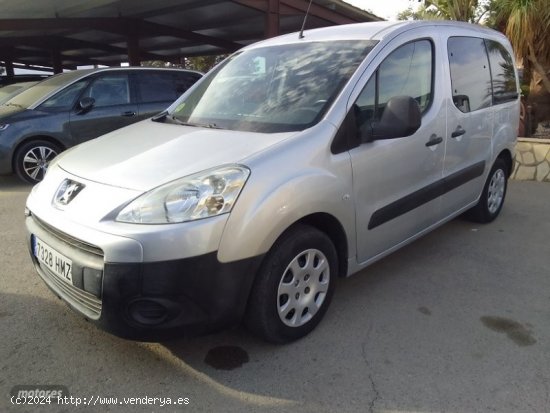  Peugeot Partner 1.6 HDI 92 CV 5 PLAZAS. de 2014 con 181.000 Km por 8.000 EUR. en Murcia 