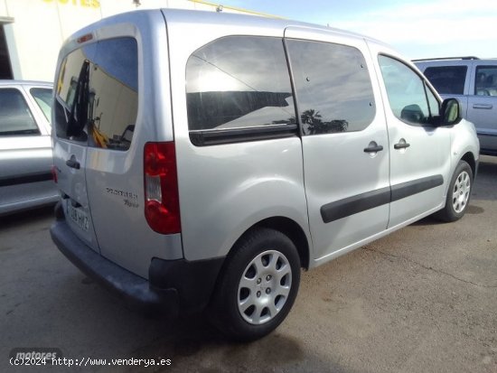 Peugeot Partner 1.6 HDI 92 CV 5 PLAZAS. de 2014 con 181.000 Km por 8.000 EUR. en Murcia