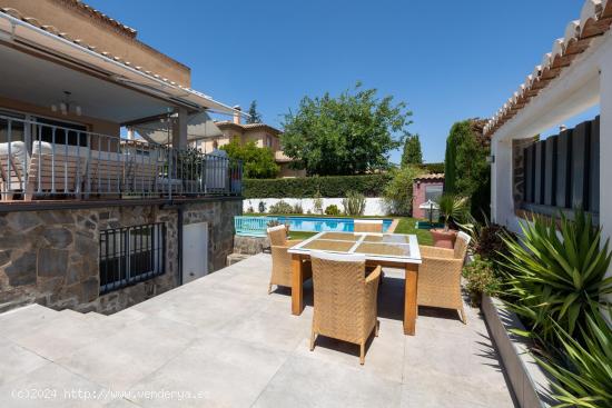 🏡 ¡Descubre tu Villa de lujo en Otura! Chalet Independiente con Piscina Privada 🌳 - GRANADA