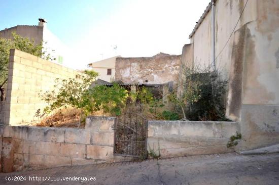 CASITA MAS TERRENO URBANO EN EL ENCANTADOR PUEBLO DE BUGER - BALEARES