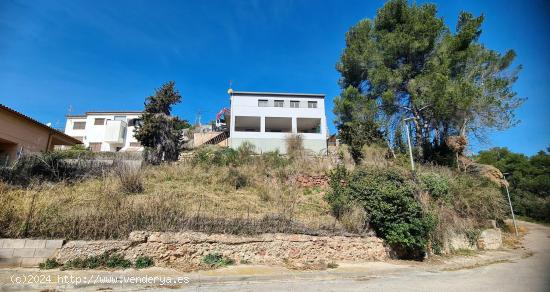 Parcela de 530 m² en Corbera de Llobregat (Urb. Creu Sussalba) - BARCELONA