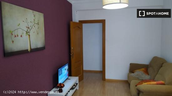 Habitación en piso compartido en Zaragoza - ZARAGOZA