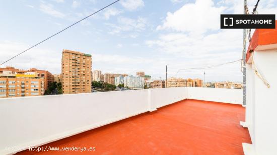 Habitaciones en alquiler en apartamento de 4 dormitorios en El Cabanyal. - VALENCIA