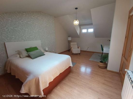 Se alquilan habitaciones en casa de 5 dormitorios en Sevilla La Nueva - MADRID