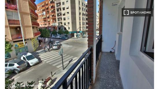 Piso de 3 dormitorios en Benimaclet - VALENCIA