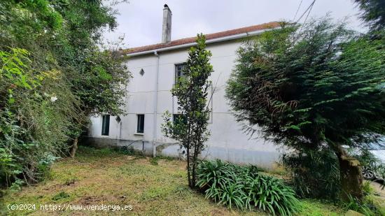 CASA UNIFAMILIAR PARA REFORMA CON PEQUEÑA FINCA - A CORUÑA