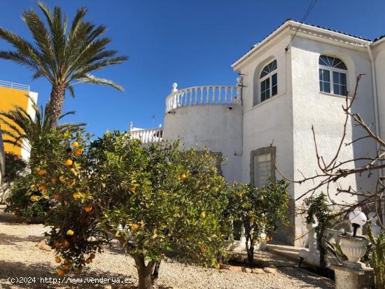 CHALET INDEPENDIENTE EN LOS BALCONES, TORREVIEJA - ALICANTE