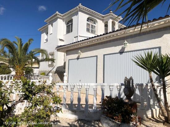 CHALET INDEPENDIENTE EN LOS BALCONES, TORREVIEJA - ALICANTE