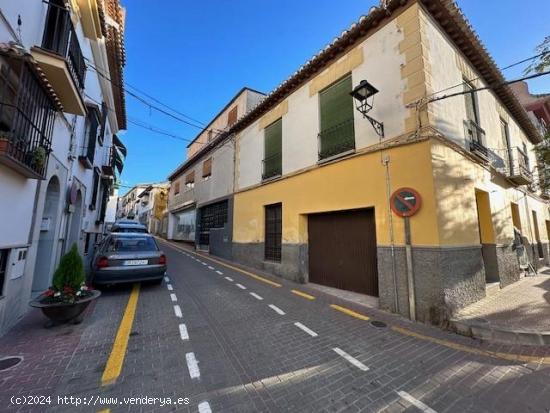 Venta de Casa de Pueblo en pleno centro de La Zubia - GRANADA