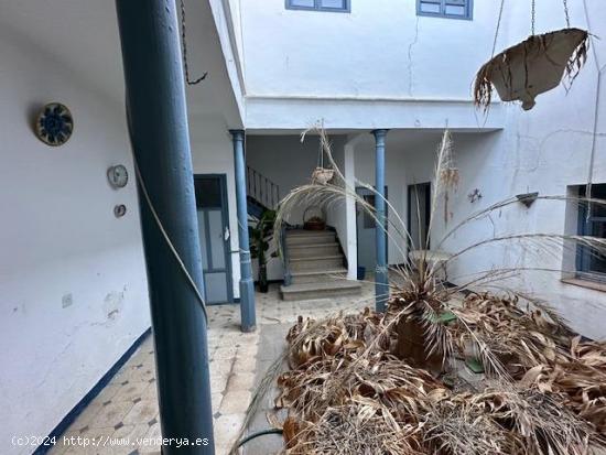 Venta de Casa de Pueblo en pleno centro de La Zubia - GRANADA