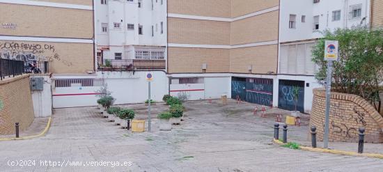 SE VENDE PLAZA DE GARAJE EN 14.000 EUROS - SEVILLA