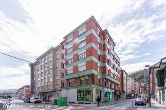 Apartamento con ascensor, garaje y trastero en Pola de Lena - ASTURIAS