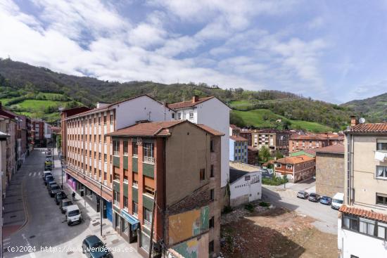 Apartamento con ascensor, garaje y trastero en Pola de Lena - ASTURIAS