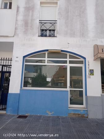 SE VENDE LOCAL COMERCIAL EN ZONA LA FUENTE 70M² - CADIZ